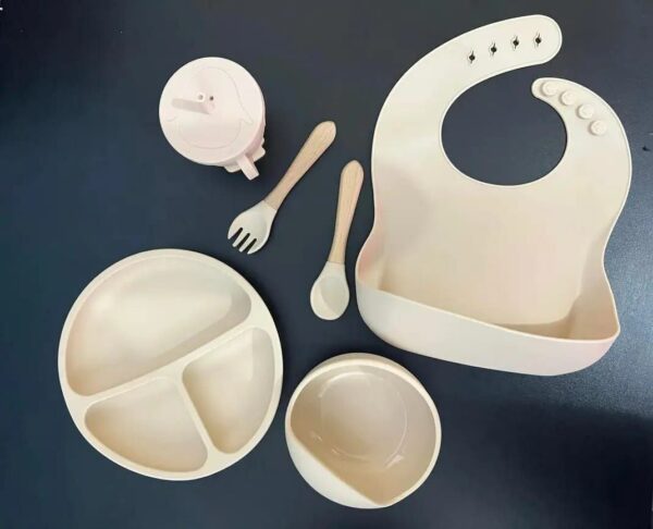 rn-image_picker_lib_temp_1c02e5f6-623d-4c91-b60d-ac7f765e2313.jpg Silicon food set 6 Pieces - طقم طعام سيليكون ٦ قطع